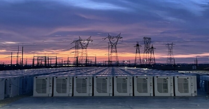 Luna Battery Storage, a 100MW/400MWh BESS project in CA is now online and serving community choice aggregator Clean Power Alliance.