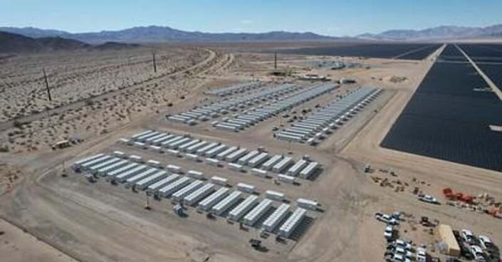 A NextEra Energy Resources subsidiary won approval from the US BLM to build a 300 MW battery energy storage project at a solar farm in CA’s desert.